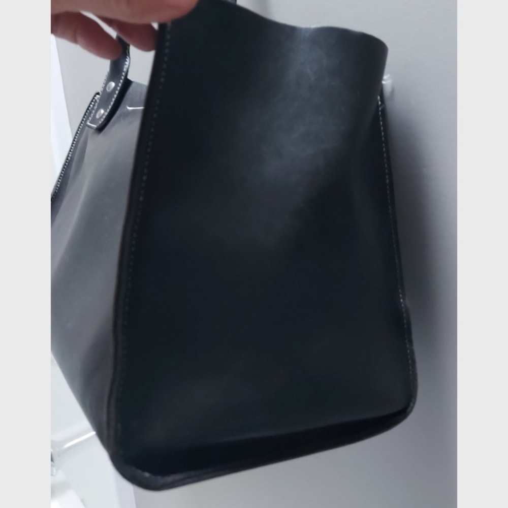 Roots leather purse, black quality 100% Italian leather bag, made in Canada - Picture 5 of 6